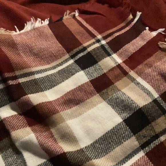Burgundy Blanket Scarf - Picture 6 of 9